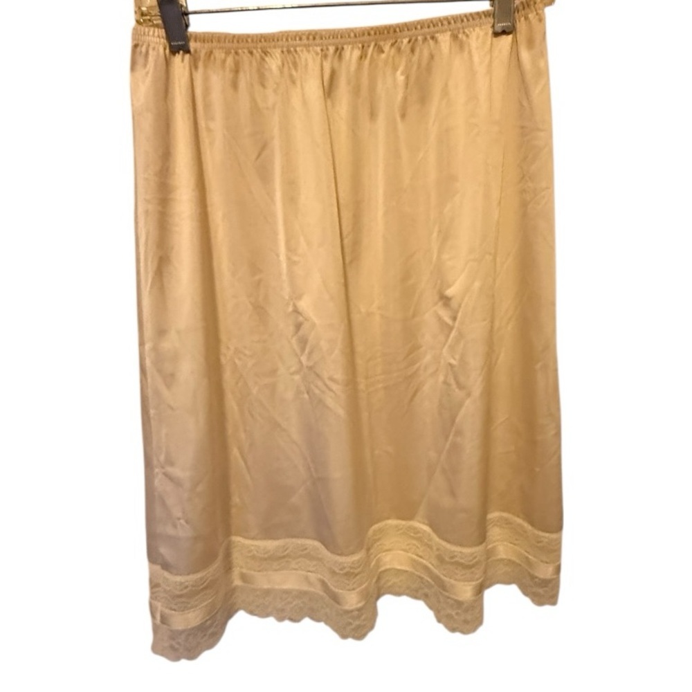 Vintage Vanity Fair Nylon Slip